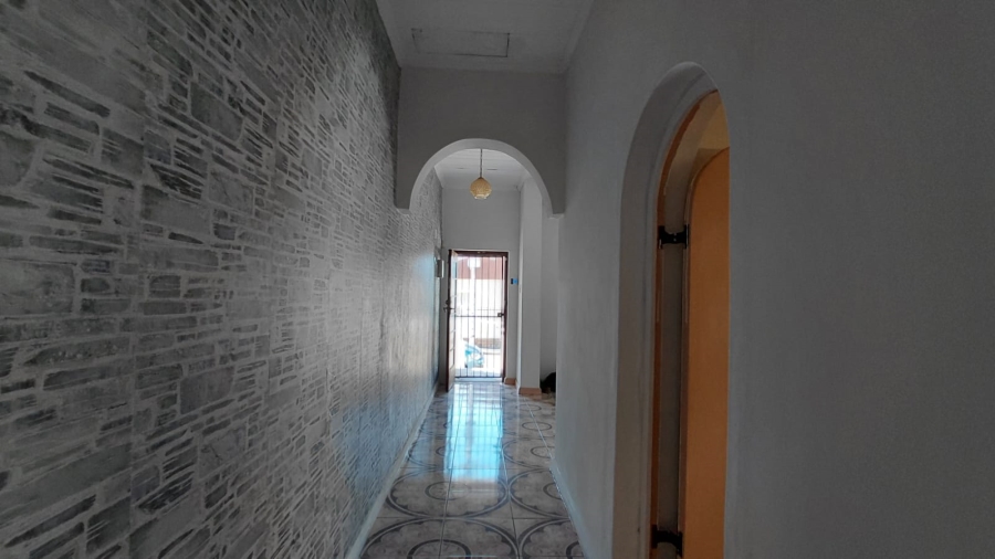 3 Bedroom Property for Sale in Wynberg Western Cape